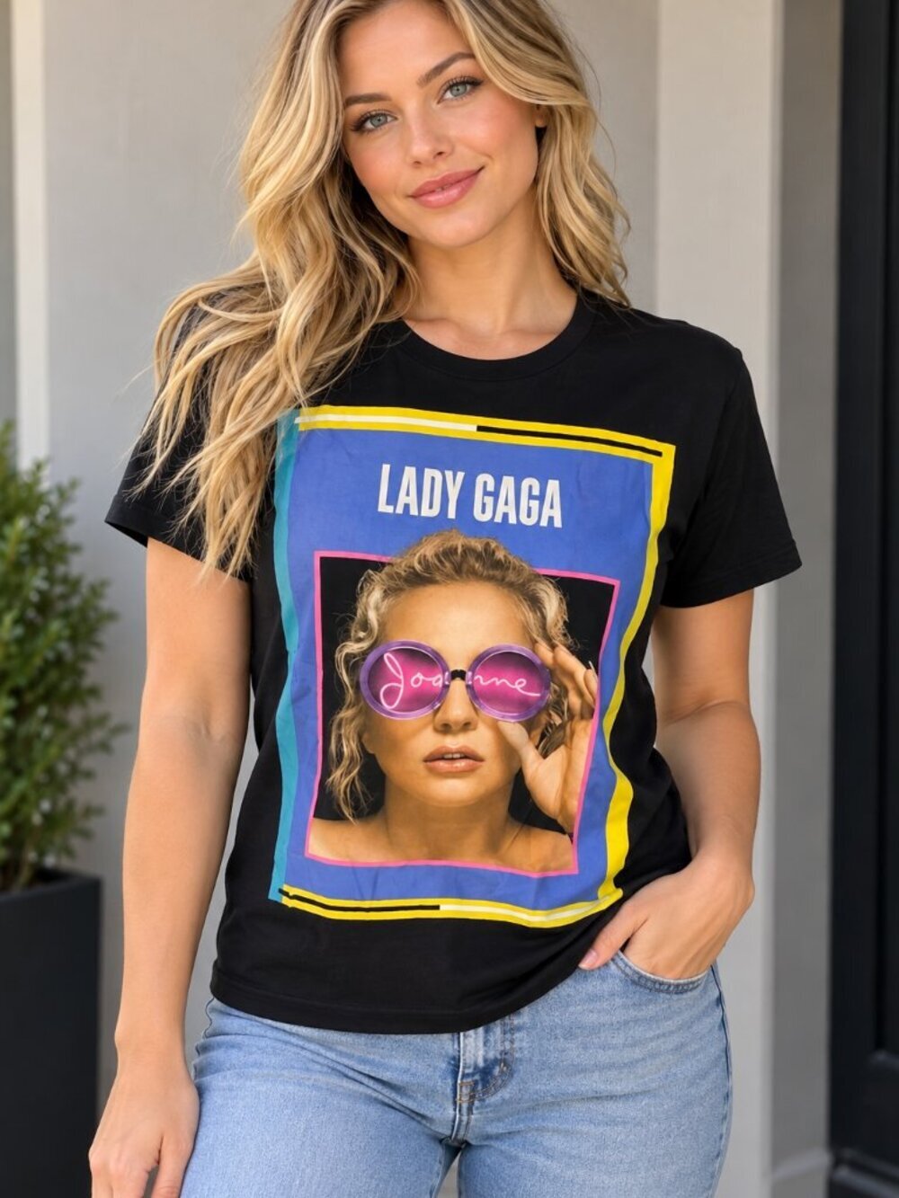 LADY GAGA WORLD TOUR TEE -(MEDIUM)